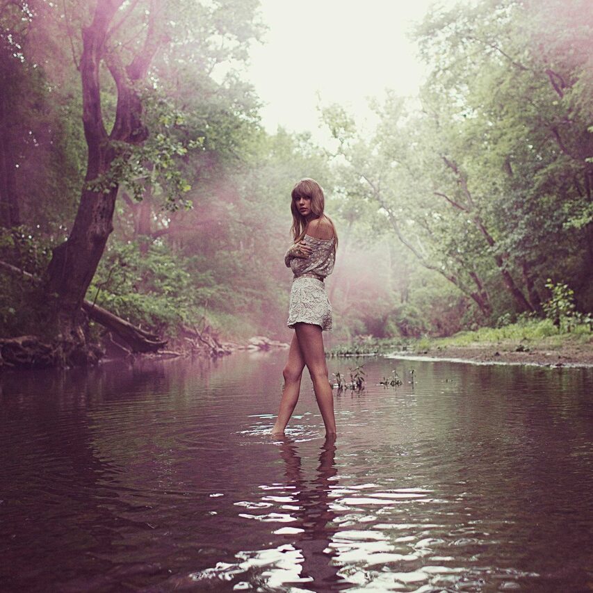 Taylor Swift for RED (Sarah Barlow, 2012)