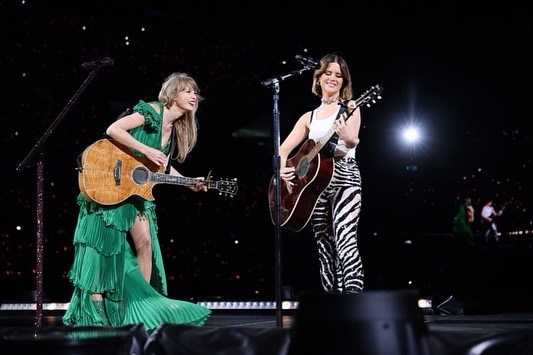 Taylor Swift and Maren Morris (by Natasha Moustache for Getty, 2023)