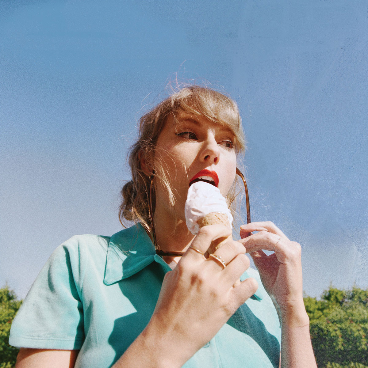 Taylor Swift for 1989 (Taylor's Version) (Beth Garrabrant, 2023)